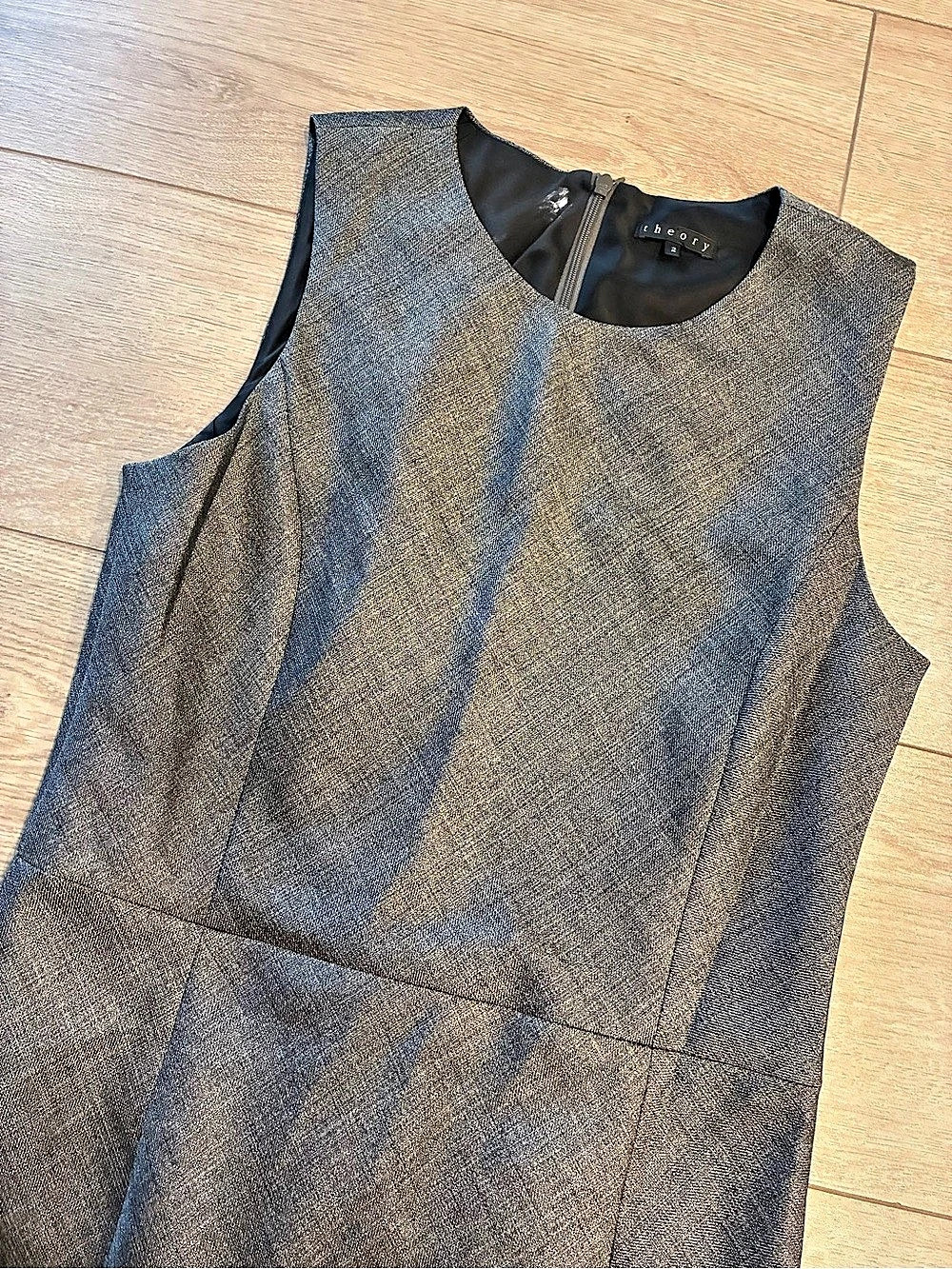 Theory Women’s Gray Black Sleeveless Pencil Sheath Dress Metallic Size 2